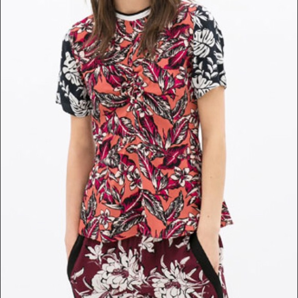 🍊 Colorful Zara patterned art top